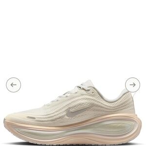 Nike Vomero Plus road running shoes.  Sz 8.5. Summit White/Chalk/Platium